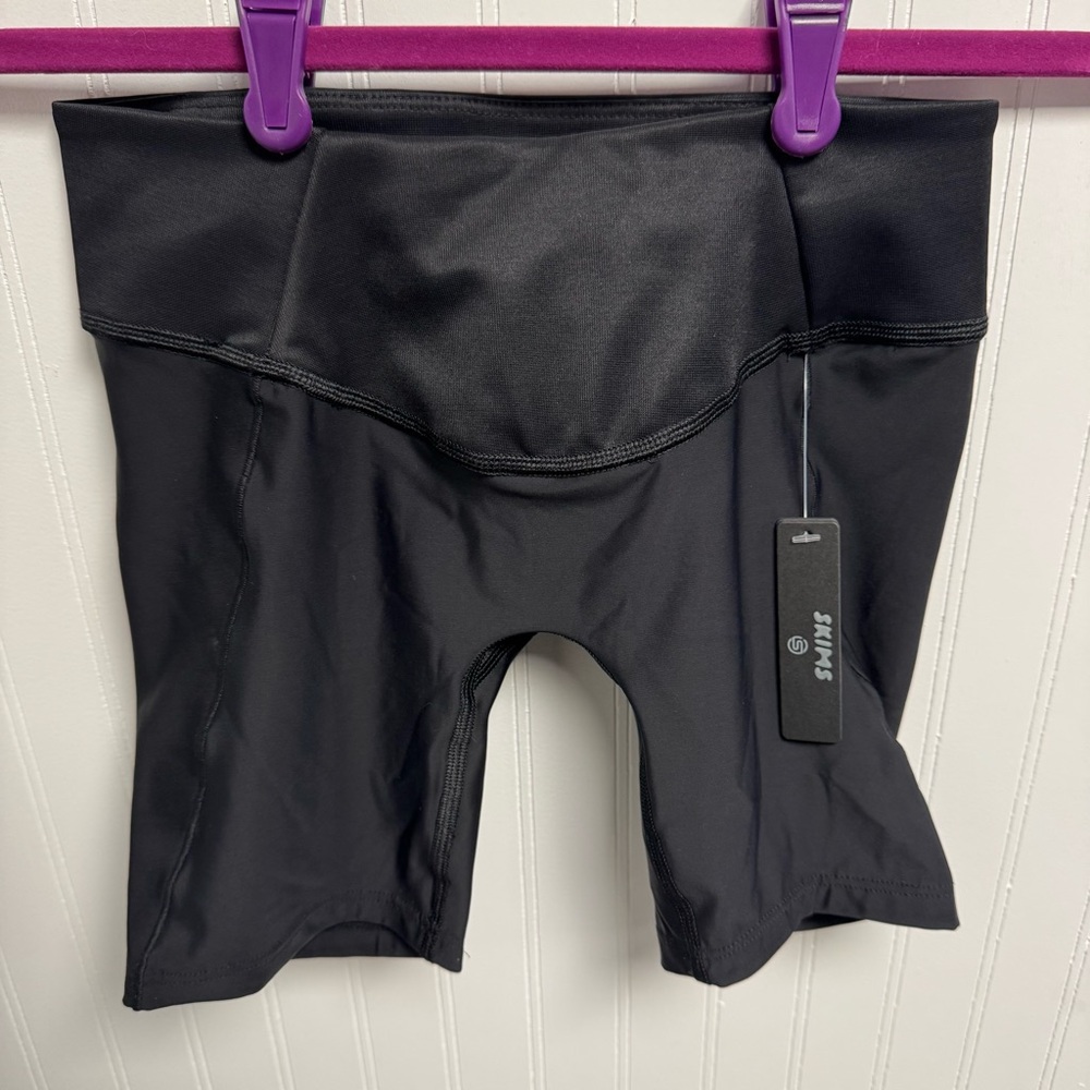 SKIMS Black Active Shorts - Picture 2 of 5